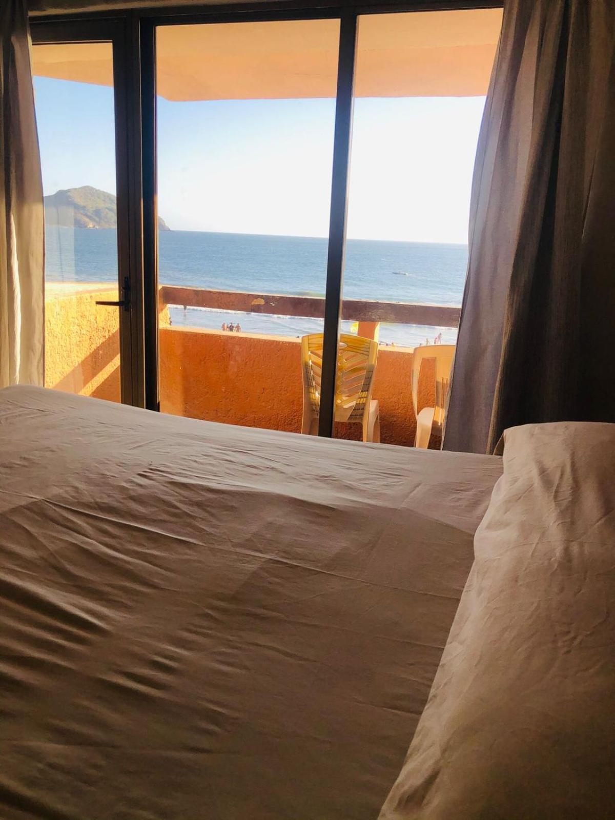 Playa Suites 马萨特兰 客房 照片